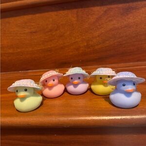 🚨 HOST PICK 😁🥳🥳🥳Pastel Ducks with bonnets Car Ornaments